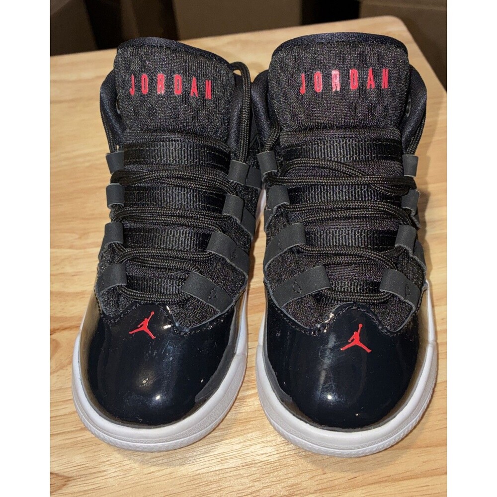 Nike Jordan Max Aura TD Black Gym Red AQ9215-006 Toddler Size 9C